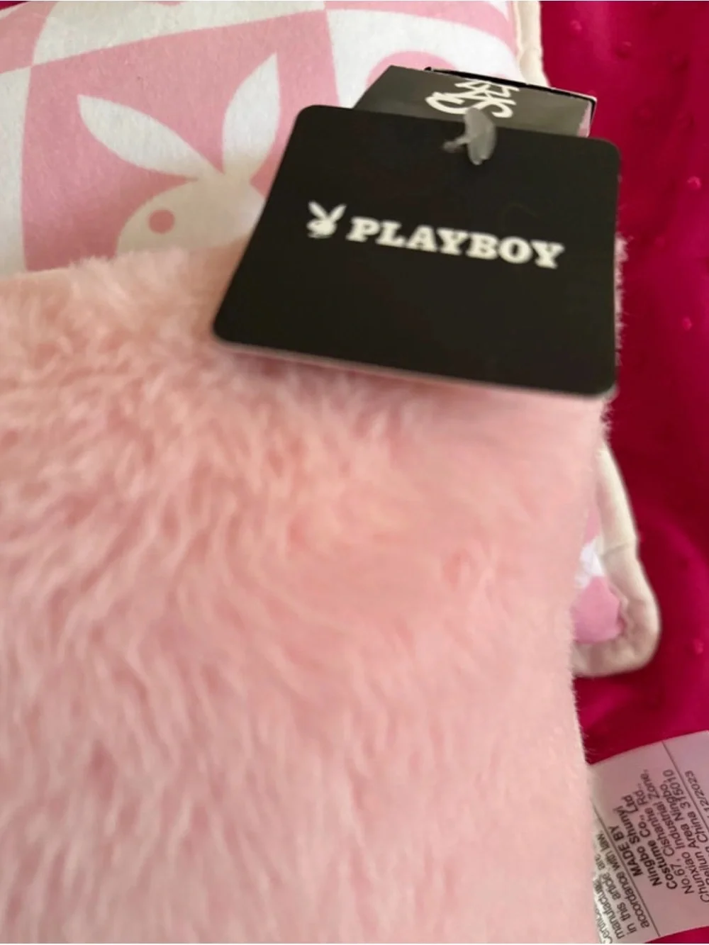 🐰 NWT PLAYBOY 🩷 Pink & White Heart and Playboy Bunny Pillow Pair
